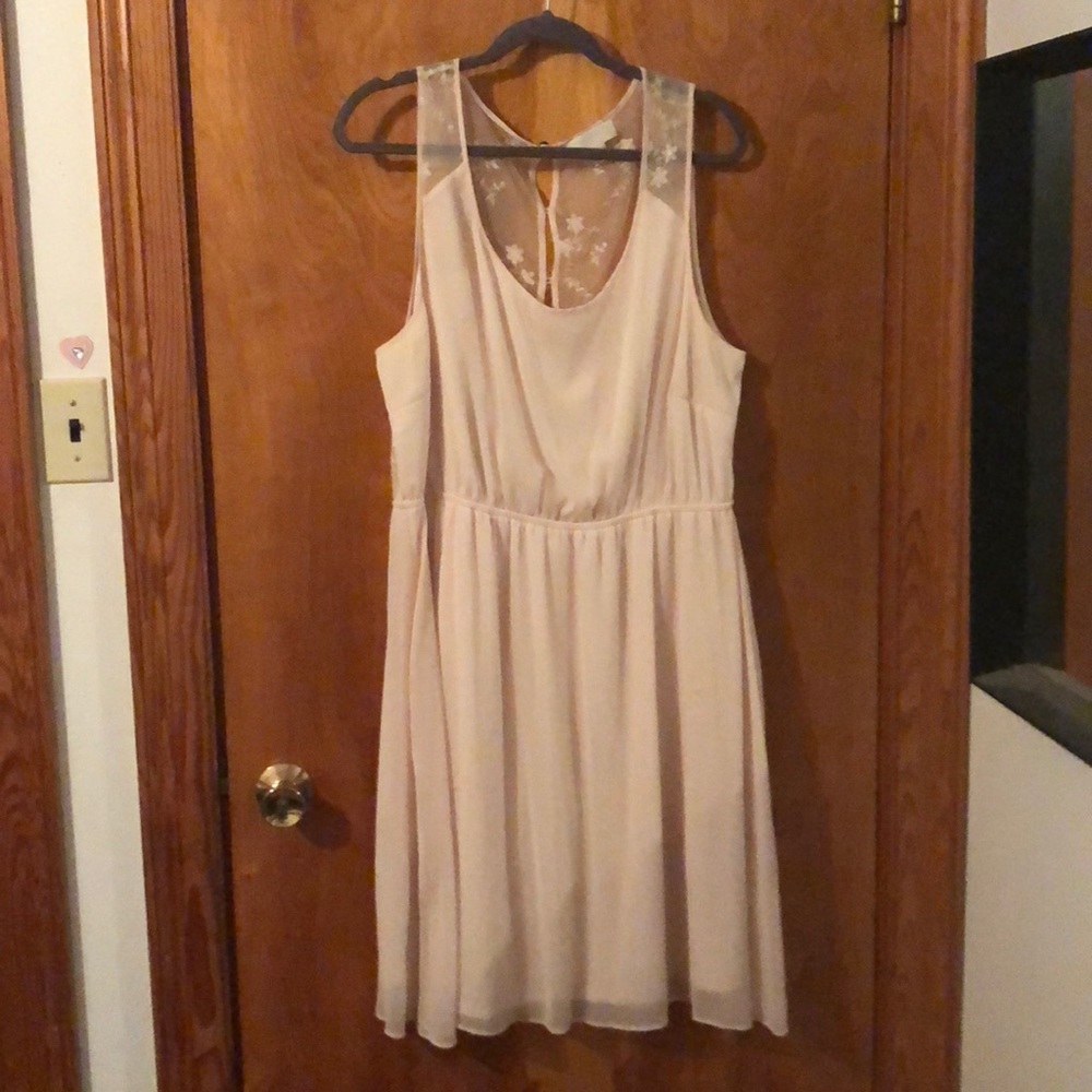 Sheer lace back cream colored dress forever21+ 3X